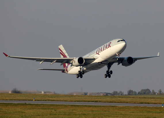 Qatar Airways Airbus A330 beim Start in Wien - Foto: Max Hrusa