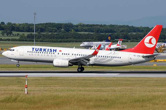 Boeing 737-800 der Turkish Airlines bei der Landung in Wien - Foto: Chris Jilli