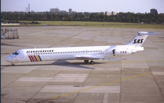 Die MD-81 "Dana Viking", Registrierung OY-KHO, am 1. Juni 1991 in Düsseldorf - Foto: Konstantin von Wedelstädt