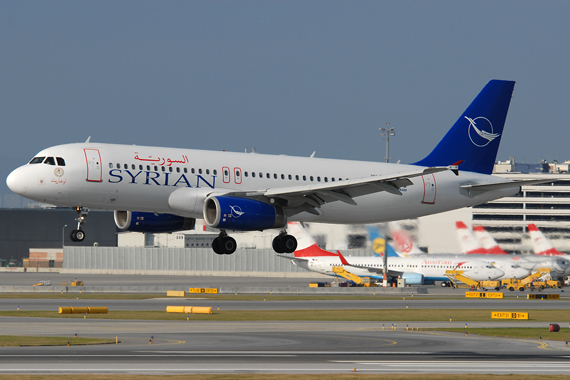 Airbus A320 von Syrian bei der Landung in Wien - Foto: Austrian Wings Media Crew