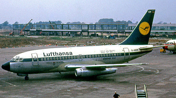 Eine von 22 Boeing 737-100 der Lufthansa, aufgenommen im Jahr 1972 in Manchester - Foto: Wiki Commons