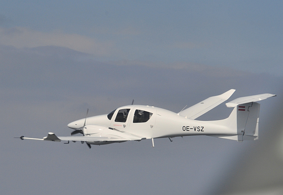 In 3.700 Meter Höhe erreichte die DA52 bereits auf ihrem Jungfernflug eine Reisegeschwindigkeit von 190 Knoten - Foto: Austrian Wings Media Crew In 3.700 Meter Höhe erreichte die DA52 bereits auf ihrem Jungfernflug eine Reisegeschwindigkeit von 190 Knoten - Foto: Austrian Wings Media Crew