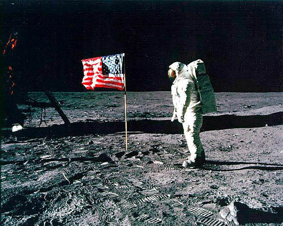 Neil Armstrong auf dem Mond - Foto: NASA / Wiki Commons