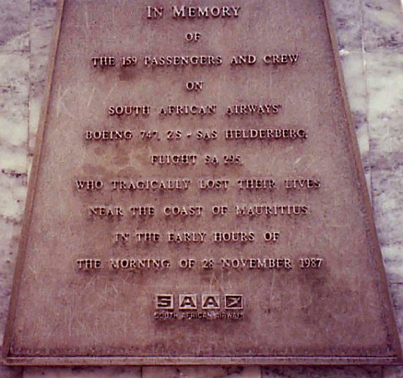 Das Denkmal für die Opfer des Absturzes auf Mauritius - Foto: Courtesy FB-Group "What happened to the 'Helderberg'"