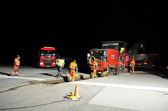 Pistensanierung 16/34 auf dem Flughafen Wien Schwechat - Foto: Austrian Wings Media Crew