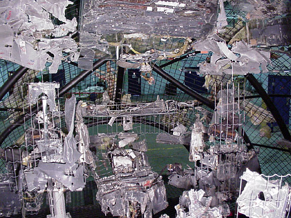 Innenaufnahme des rekonstruierten Cockpits der HB-IWF (Swissair 111) - Foto: Courtesy TSB of Canada