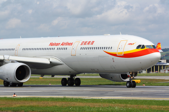 Hainan Airlines Airbus A330 rollt zum Start - Foto: Christian Zeilinger