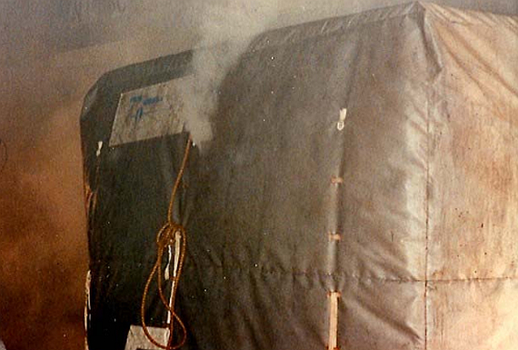 Cargo pallet fire containment cover bei einer Demo, Symbolbild - Foto: FAA