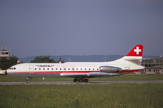 Die  Caravelle HB-ICN rollt zum Start am Flughafen Basel-Mulhouse, ca.1976 - Foto: Christoph Hartmann