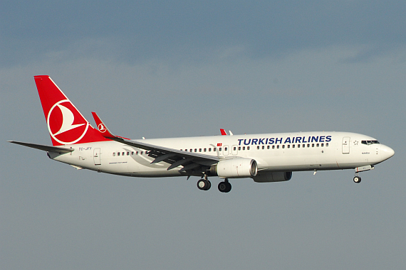 Turkish 737-800 - Foto: M. Huber