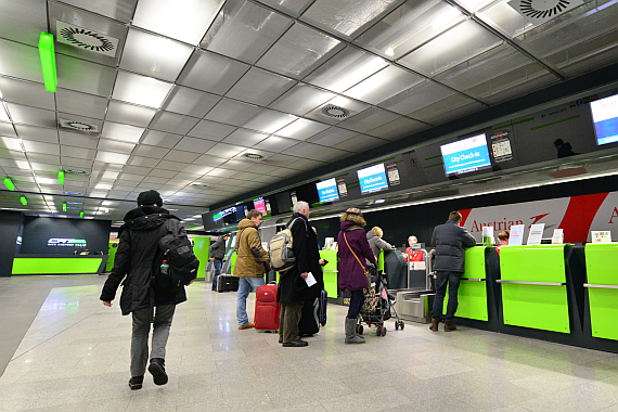 Am City Check-In beim Bahnhof Wien Mitte kann man bei Benützung des CAT bei einigen Fluglinien auch einchecken