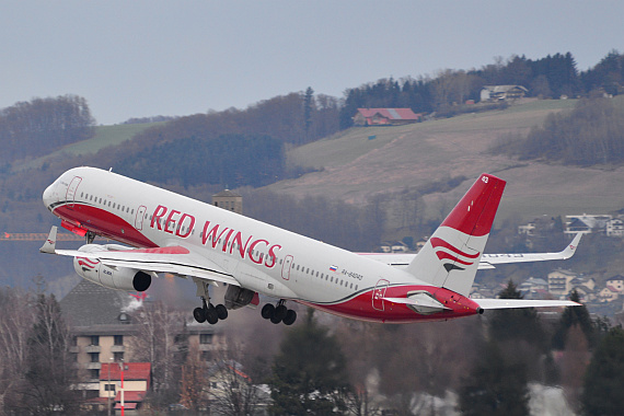 Flughafen Salzburg Winterspotten Jänner 2014 Red Wings Tupolev TU-204 RA-64043 beim Start Foto PA Austrian Wings Media Crew