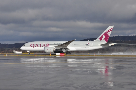Qatar Airways, Boeing B787 „Dreamliner“ beim Start auf Piste 28