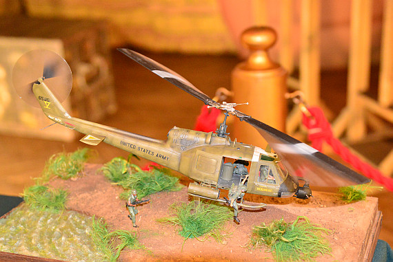 Vietnam: Ein Bell UH-1D Huey in der "heißen Zone" - Foto: PA / Austrian Wings Media Crew