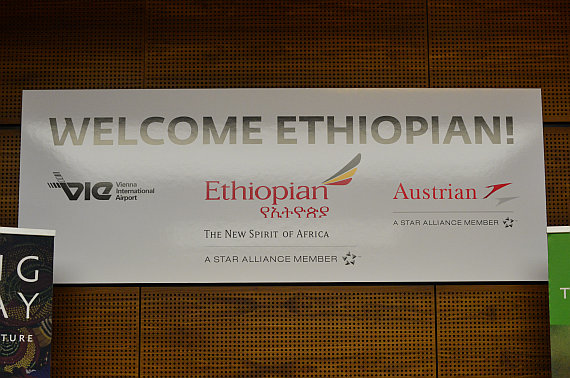 Ethiopian Airlines Erstlandung Welcome Schild Foto PA Austrian Wings Media Crew
