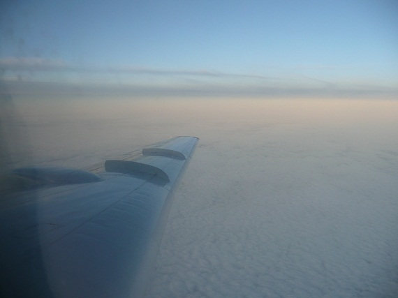 Blick von einer der vorderen Reihen auf die Fläche der TU-134.