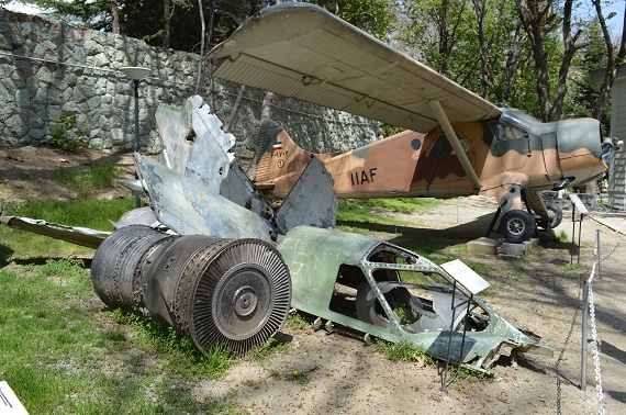 Die unverkennbaren Reste eines irakischen Tu-22 Bombers.
