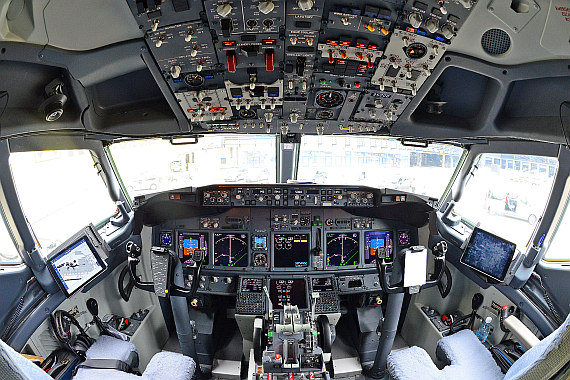 Blick ins Cockpit einer 737-900ER von EL AL