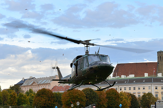 Bundesheer Hubschrauber Anflug Heldenplatz 2014_13 AB212 Foto PHuber