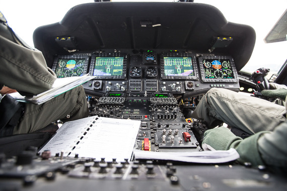 Bundesheer Nationalfeiertag 2014 Sikorsky Black Hawk Heldenplatz Cockpit Peter Hollos - PH5_5940