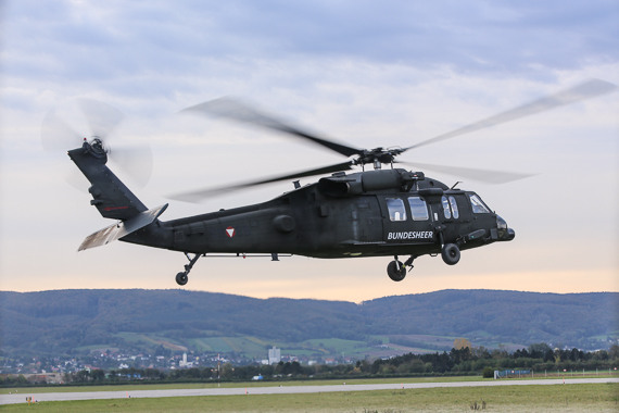 Bundesheer Nationalfeiertag 2014 Sikorsky Black Hawk Heldenplatz Peter Hollos - PH5_5960