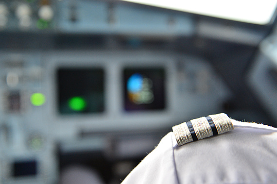 Dem Weg ins Cockpit geht eine strenge Selektion voraus; regelmäßige psychologische Checks gibt es danach aber nicht mehr: "Eine gefährliches Sicherheitsrisiko", sagen viele Piloten.