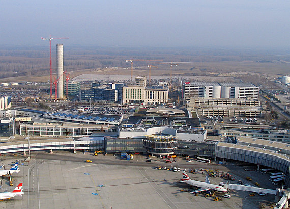 Tower Flughafen Wien im Bau Reinhard Forster 20031210
