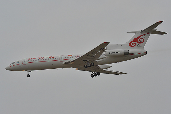 Tupolev Tu-154 Kirgistan EX-0001 Foto PA Austrian Wings Media Crew Landung in Wien_4