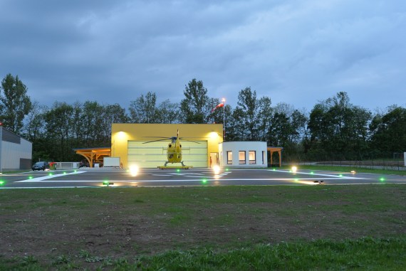 Der neue Stützpunkt bei Nacht - Foto: Huber / Austrian Wings Media Crew