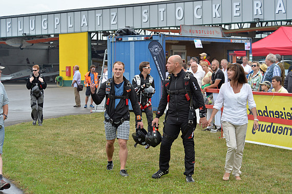 Flugplatzfest STockerau 2015 Foto Huber Austrian Wings Media Crew Fallschirmspringer_1