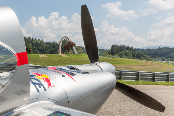 Red Bull Air Race Spielberg 2015 Media Day Hannes Arch Peter Hollos - PH5_6557