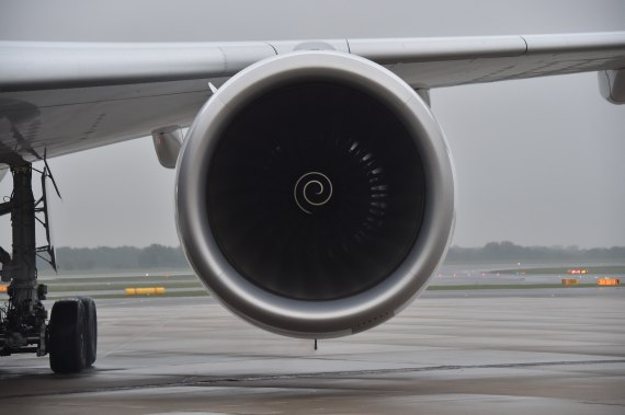 OH-LWA Finnair Airbus A350 Erstlandung Huber Austrian Wings Media Crew left engine linkes Triebwerk