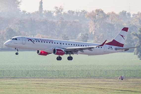Thomas Ranner AUA Austrian Airlines OE-LWD erster Embraer E-195 Low Pass