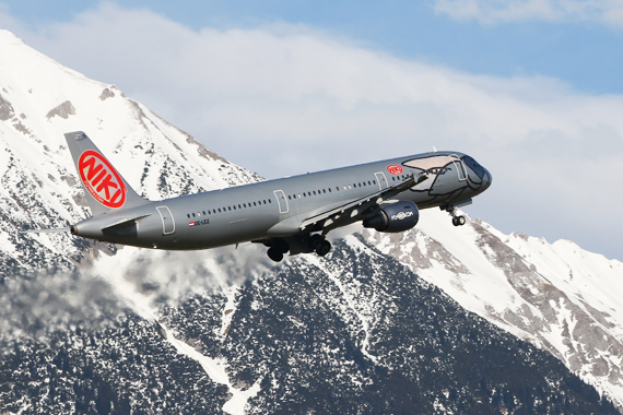 Niki A321 OE-LEZ nach dem Start in Innsbruck - Foto: Christian Zeilinger