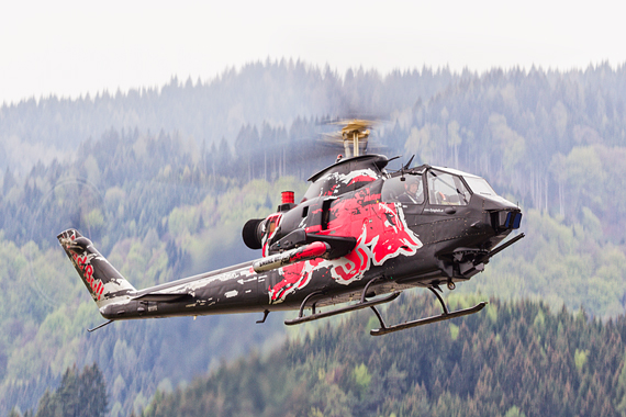 Red Bull Air Race Spielberg 2016 Foto Thomas Ranner Flying Bulls Bell AH-1 Cobra