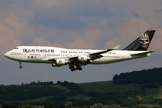 Iron Maiden Boeing 747-400 Ed Force One TF-AAK Wien 04062016 Foto Robert Mühl_001
