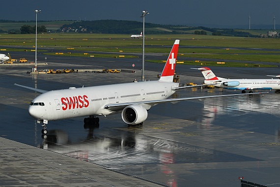 SWISS Boeing 777-300ER ERstlandung Flughafen Wien HB-JNB Foto Huber Austrian Wings Media Crew DSC_0335