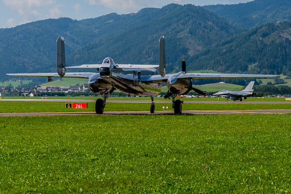 Red-Bull-North-American-B-25J-Mitchell-Belgische-Luftwaffe-Lockh