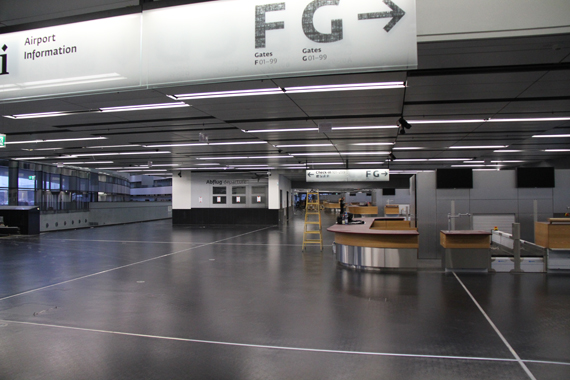 Check-In- und Abflugbereich Check-In- und Abflugbereich