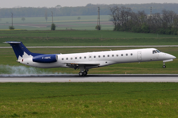 Pan Europeenne Air Service Embraer ERJ145 - Foto: Chris Jilli