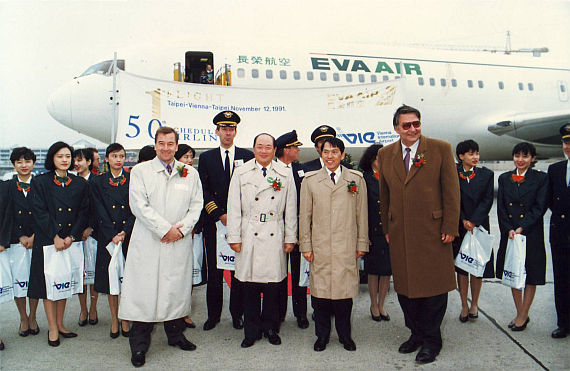 Der Abflug erfolgte am 11.11.1991 um 21:30 Uhr Ortszeit Taipeh. Die Maschine landete – nach einem Zwischenstopp in Bangkok – am 12. November 1991 in Wien Schwechat um 8:05 Uhr Früh. - Foto: Korn-PR Der Abflug erfolgte am 11.11.1991 um 21:30 Uhr Ortszeit Taipeh. Die Maschine landete – nach einem Zwischenstopp in Bangkok – am 12. November 1991 in Wien Schwechat um 8:05 Uhr Früh. - Foto: Korn-PR