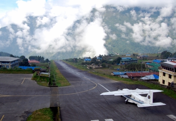 Dornier Do 228 der Agni Air in Lukla - Foto: Agniair.com