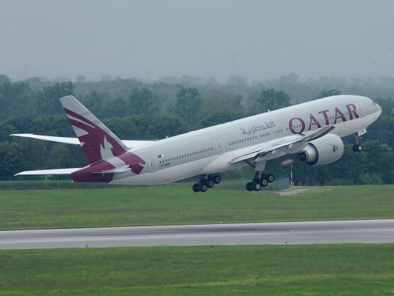 Boeing 777-200LR von Qatar beim Start - Foto: P. Radosta / Austrian Wings Boeing 777-200LR von Qatar beim Start - Foto: P. Radosta / Austrian Wings