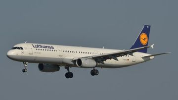 Lufthansa Airbus A321 D-AISX Foto Huber Austrian Wings Media Crew