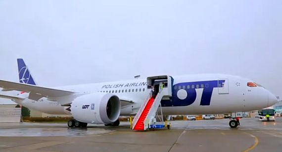 Die erste Boeing 787 Dreamliner für LOT - Foto: LOT