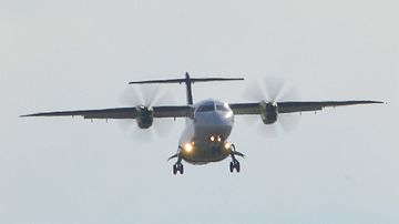 Dornier Do328 Turboprop Verkehrsflugzeug Flugverkehr Luftverkehr Landeanflug Symbolbild Sujetbild Foto PA Austrian Wings Media Crew