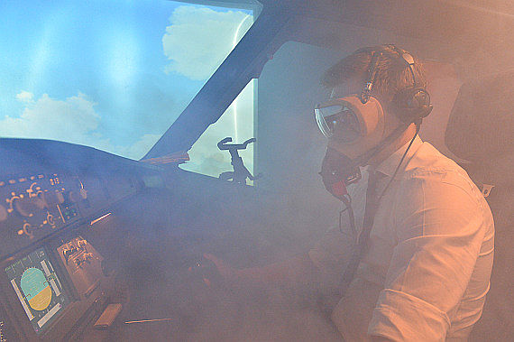 Symbolbild Sujetbild Rauch im Cockpit Smoke in the Cockpit Foto Huber Austrian Wings Media Crew_023