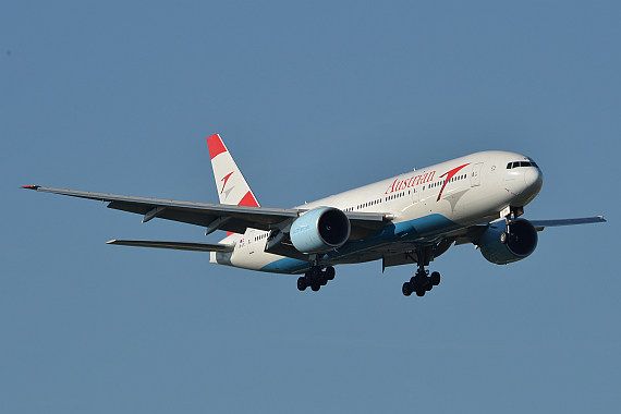 AUA Austrian Airlines Boeing 777 OE-LPC Foto Huber Austrian Wings Media Crew