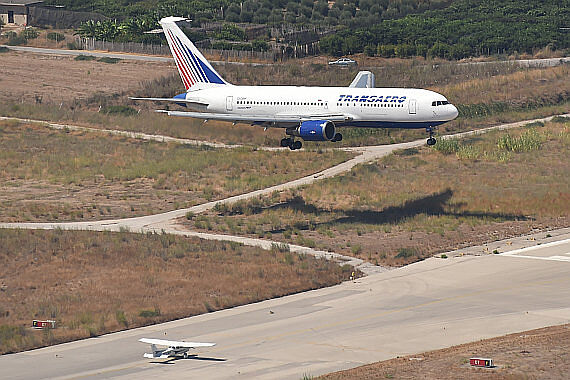 Transaero Boeing 767-200 EI-DBW Rhodos DSC_0377
