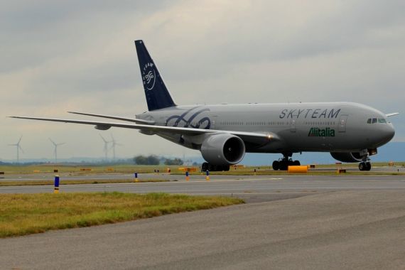 alitalia-boeing-777-200-ei-ddh-skyteam-farben-foto-kevin-schrenk-fuer-austrian-wings alitalia-boeing-777-200-ei-ddh-skyteam-farben-foto-kevin-schrenk-fuer-austrian-wings